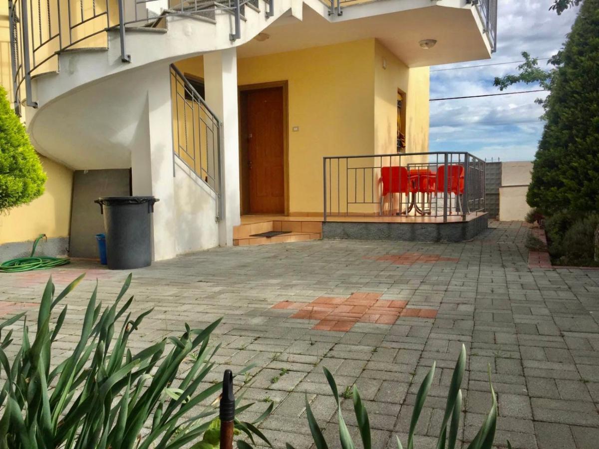 Shyqi Apartments Velipojë Buitenkant foto