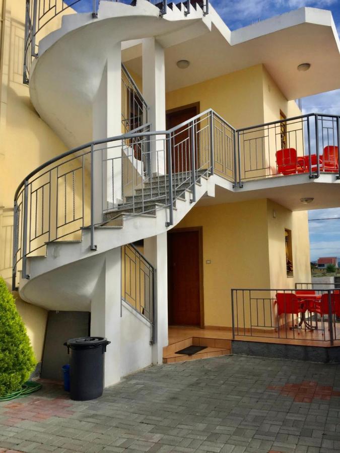 Shyqi Apartments Velipojë Buitenkant foto